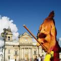 Extraña Mascara y la Catedral de Guatemala