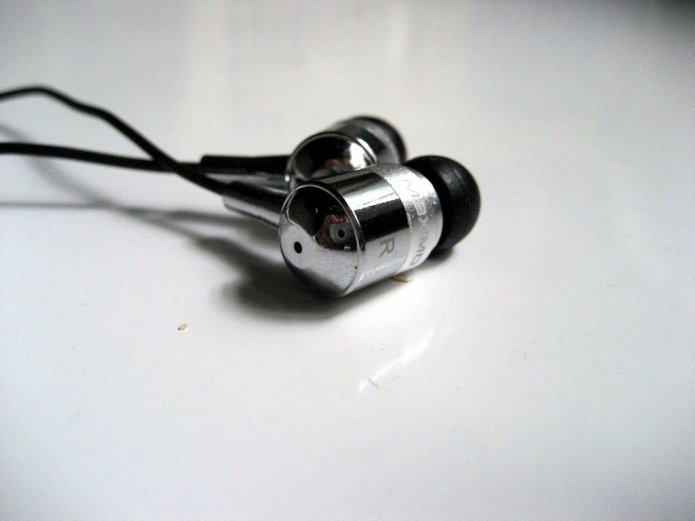 Adifonos: Maximo iP-HS2 iMetal Isolation Adifonos: Maximo iP-HS2 iMetal Isolation