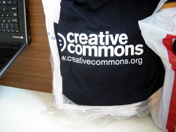 Playera de Creative Commons