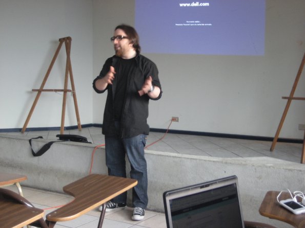 Eduardo Arcos en barcampgt