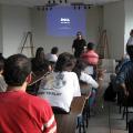 Escuchando la charla de Eduardo Arcos