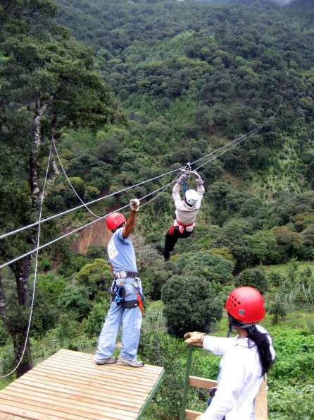 Stephanie Falla, siendo rescatada :P