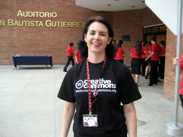 Chica Creative Commons