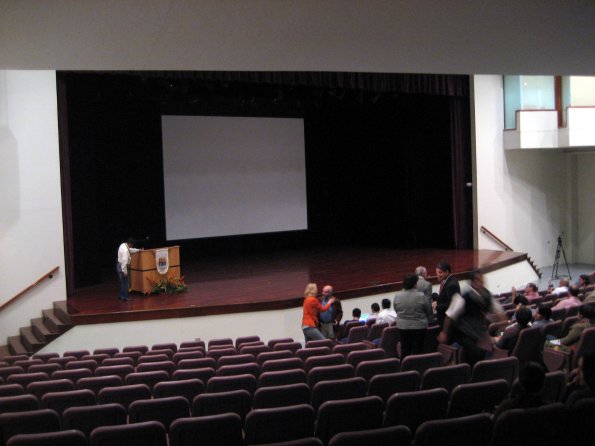 Primeras personas en entrar al Auditorio