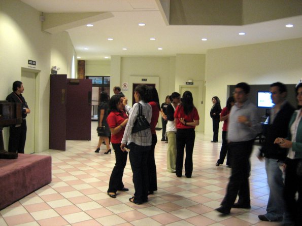 Primeras personas en entrar al Auditorio