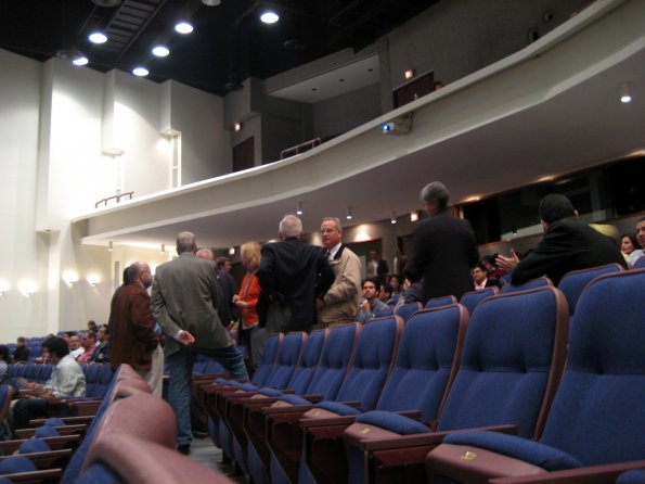 El auditorio empieza a llenarse