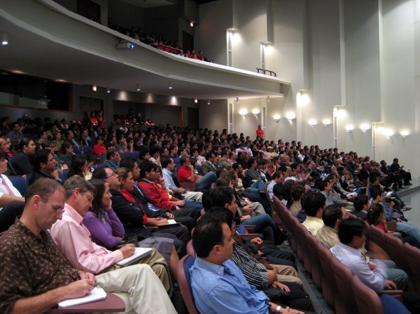 Asistentes a la conferencia