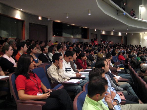 Asistentes a la conferencia