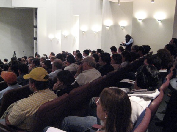 Publico asistente a la conferencia