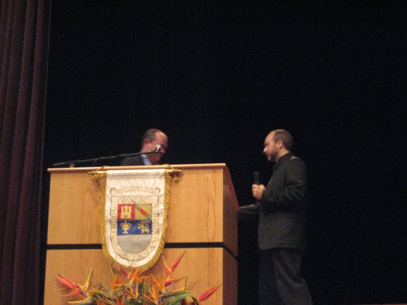 El Rector de la UFM y Jimmy Wales