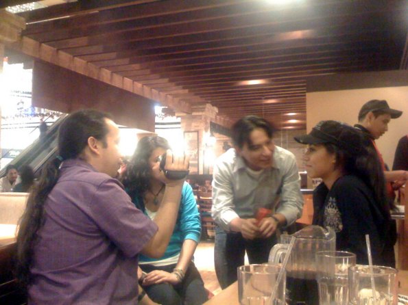 Sakis entrevistando