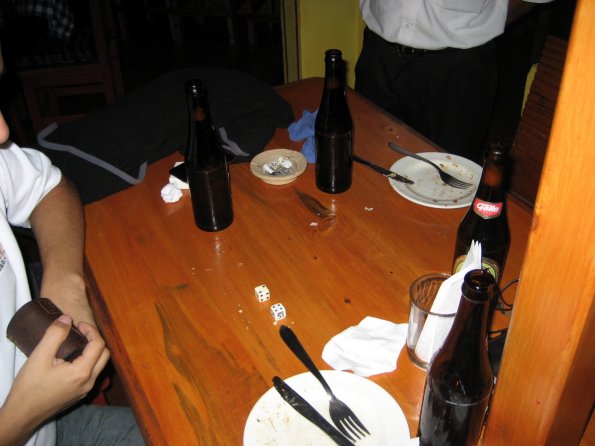 Willian tirando los dados