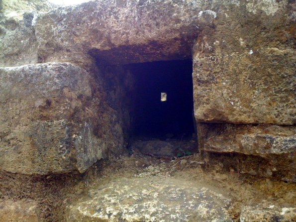 Un tunel en uno de los templos