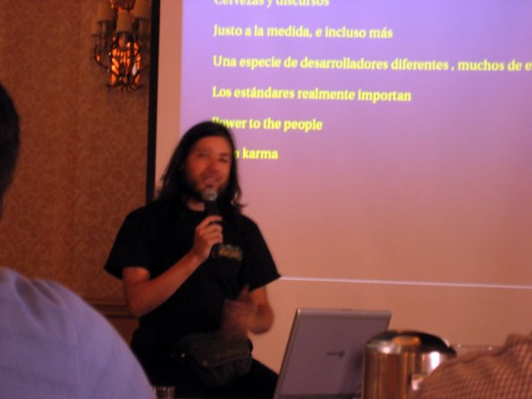 Alexis en su charla