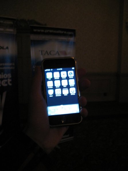 Probando el iphone de leo prieto