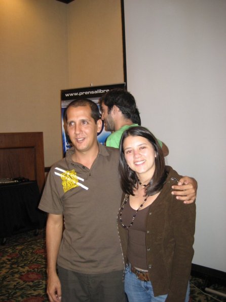 Manoloweb y Stephanie Falla