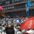 Manifestantes en la Plaza Italia