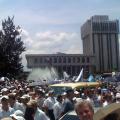 Manifestantes en centro cívico