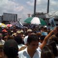 Manifestantes en centro cívico