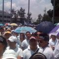Manifestantes en centro cívico