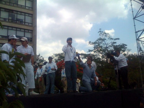 Haciendo algunos anuncios