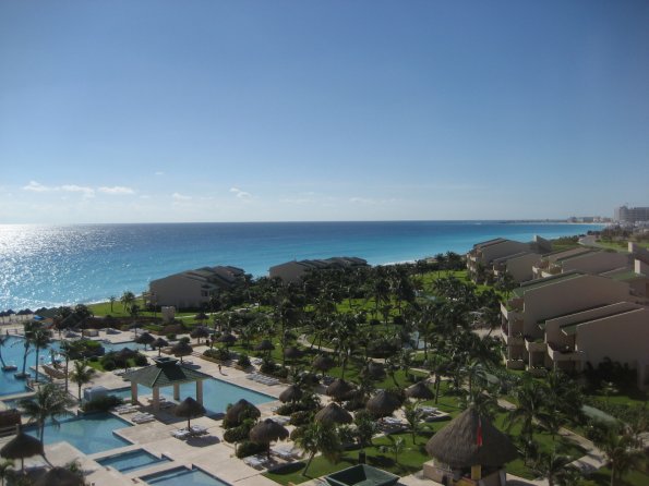 La vista al mar de CancÃºn por la maÃ±ana