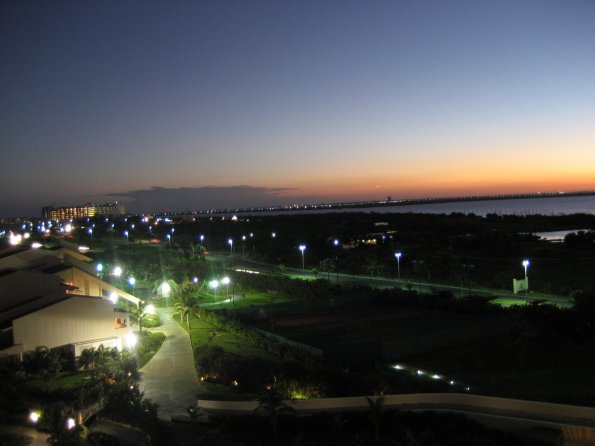 Anochecer en CancÃºn 