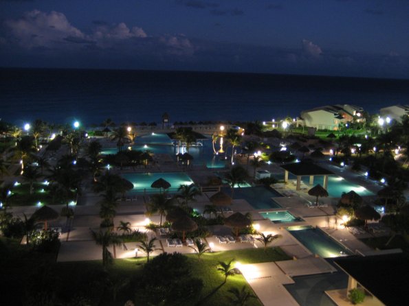 Area de picinas, al anochecer