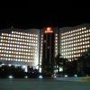 Hotel Hilton de CancÃºn al anochecer