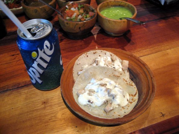 Tacos de pollo y una sprite
