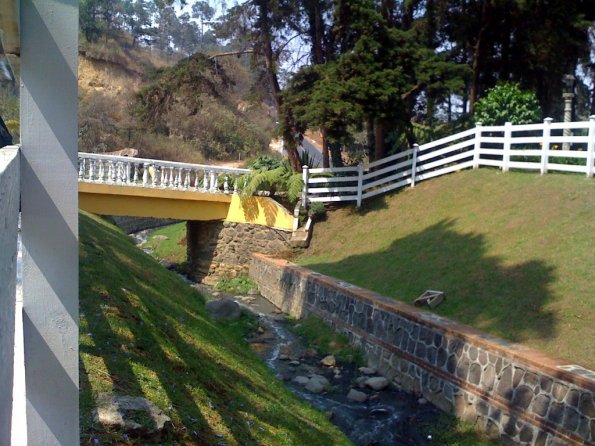 Puente de la entrada principal