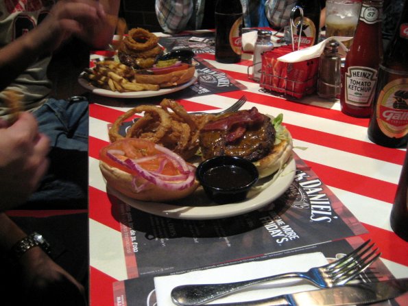 Hamburguesa + aros de cebolla de verdad