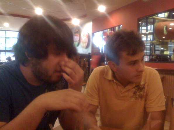 Chitio y Juan Diego Luna