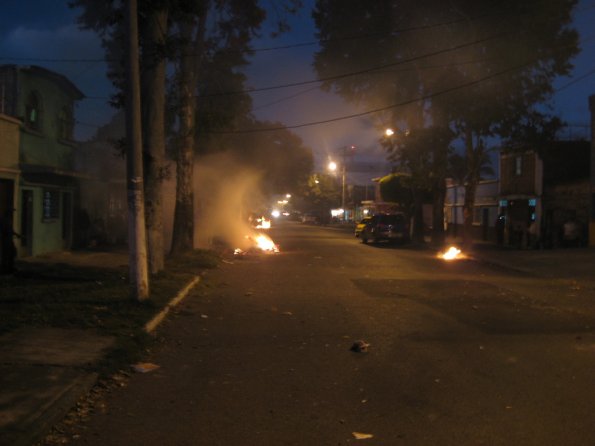 Calle llena de humo