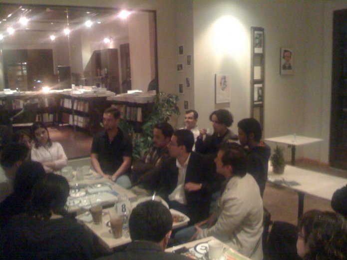 Gente reunida Gente reunida