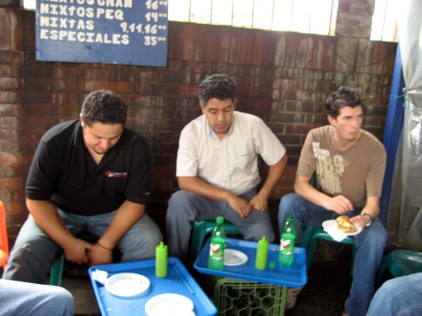 Dando gracias por los alimentos