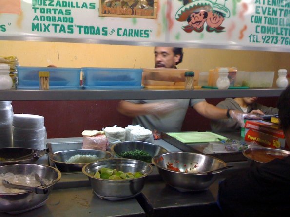 Puesto de tacos, gringas y tortas