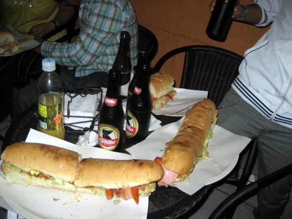 Shucos, Gallos y buen ambiente